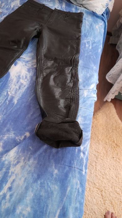 Vhnd pataloni de pele sunt mai mult noi