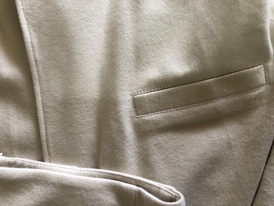 Продается костюм ( жакет с юбкой ).