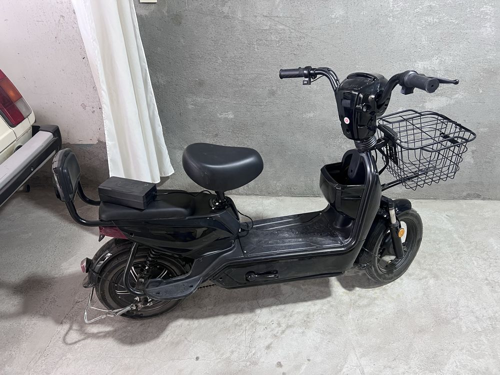 skuter moped elektro
