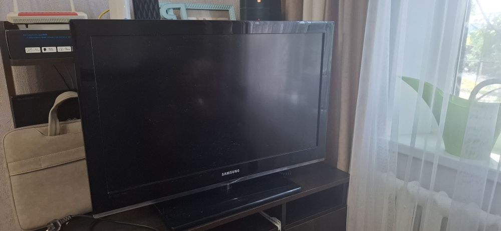 Телевизор Samsung d 81 cm