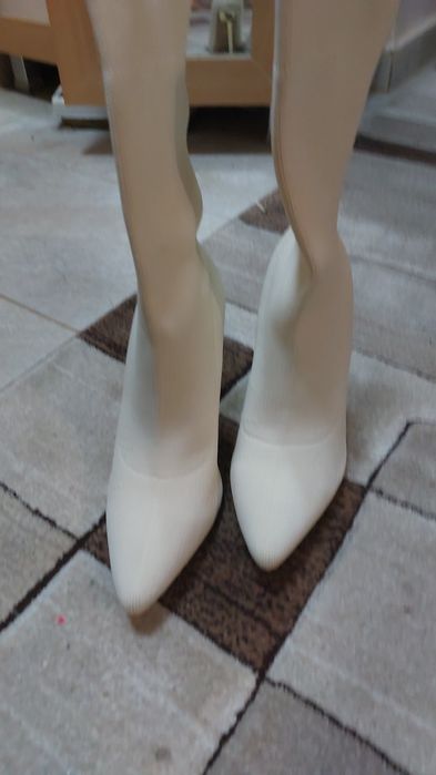 Vând 2 perechi de ghete noi din Franța