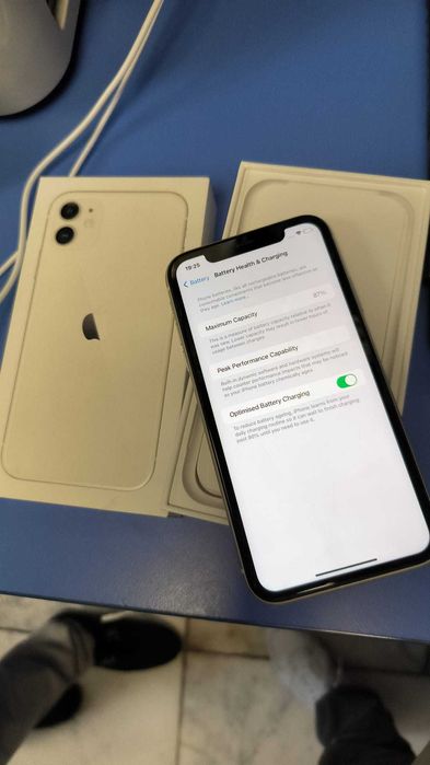 Iphone 11 64 gb  simpu