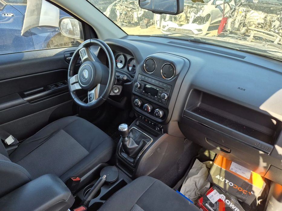 Dezmembram Jeep Compass 4x4, an 2011, 2.2 CDI Euro 5, cutie manuala