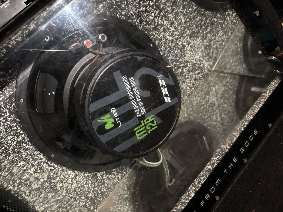 Vand urgent tub de bass