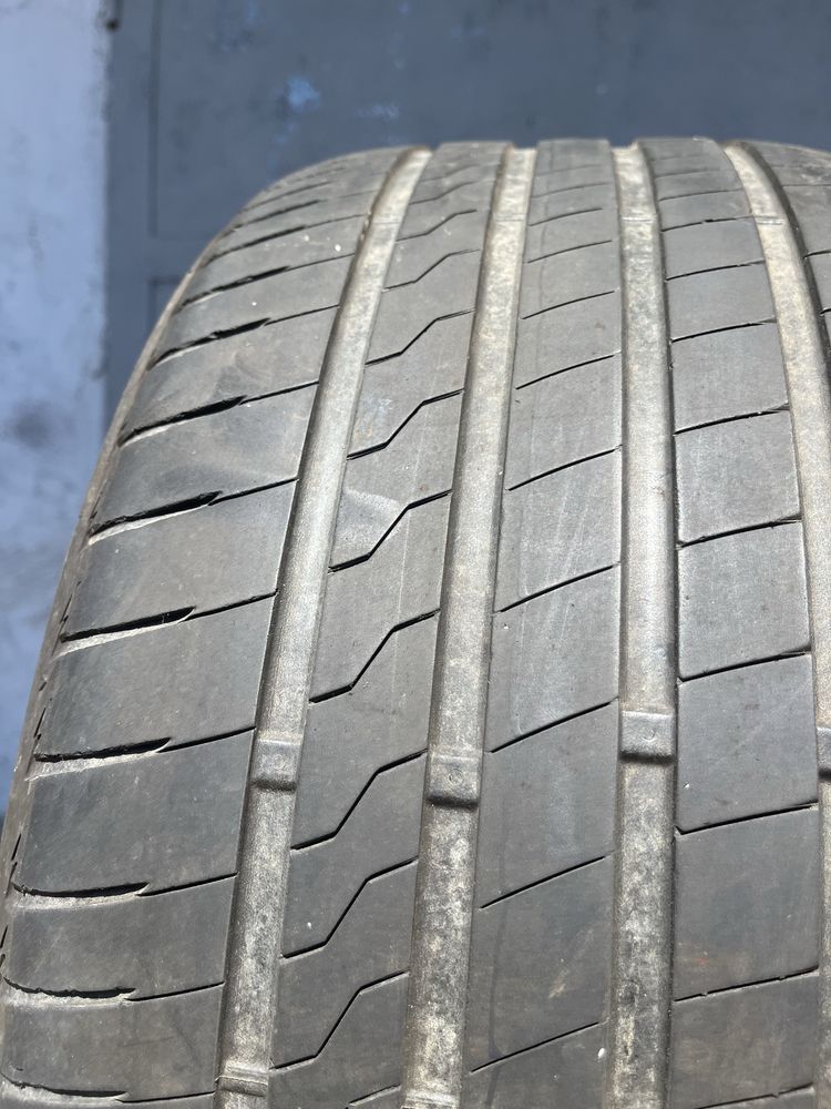 2 бр. летни гуми 255/40/19 Firestone DOT 5021 4 mm