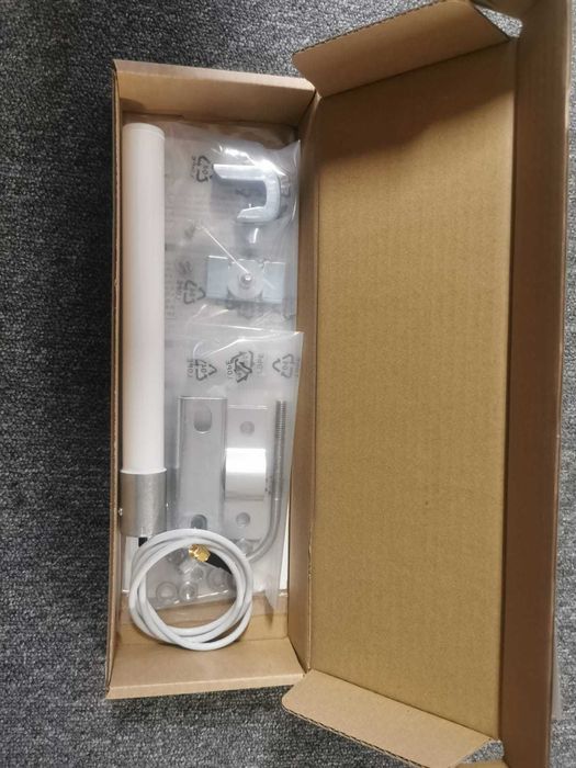 Acces point HPE ARUBA si antene , bracket