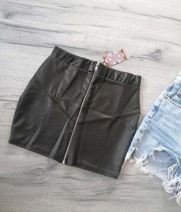 Fustita dama noua Boohoo xs