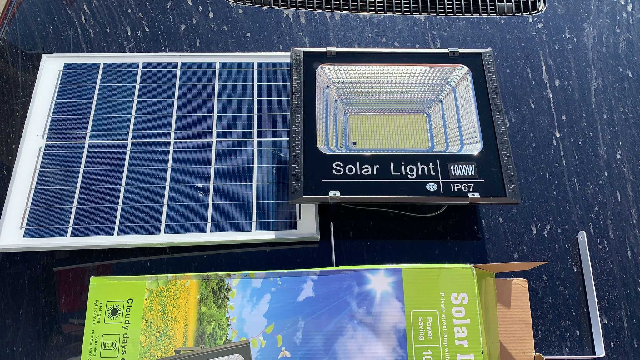 Lampa stradala cu panou solar si Proiector cu panou solar