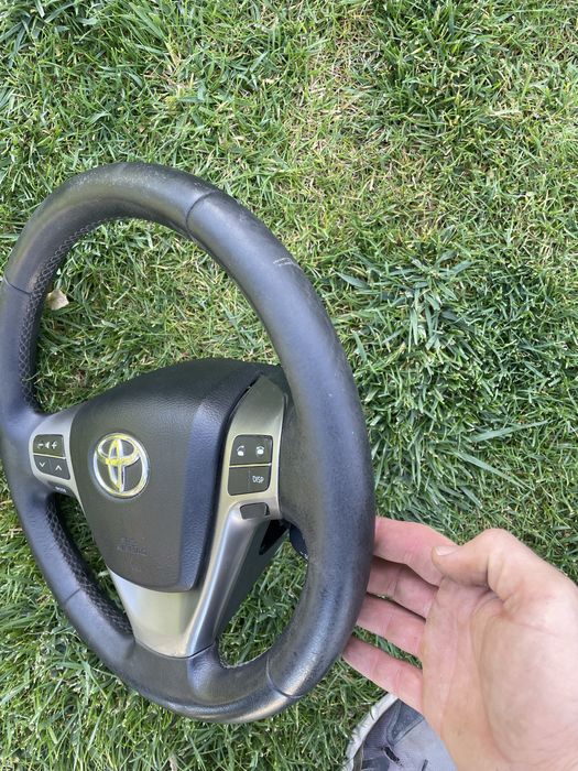 Волан с airbag за тойота авенсис т27