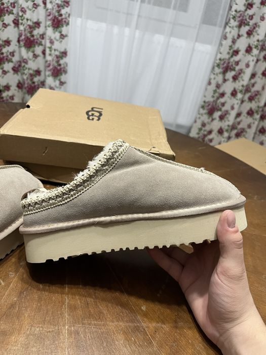Papuci UGG Culoare Bej
