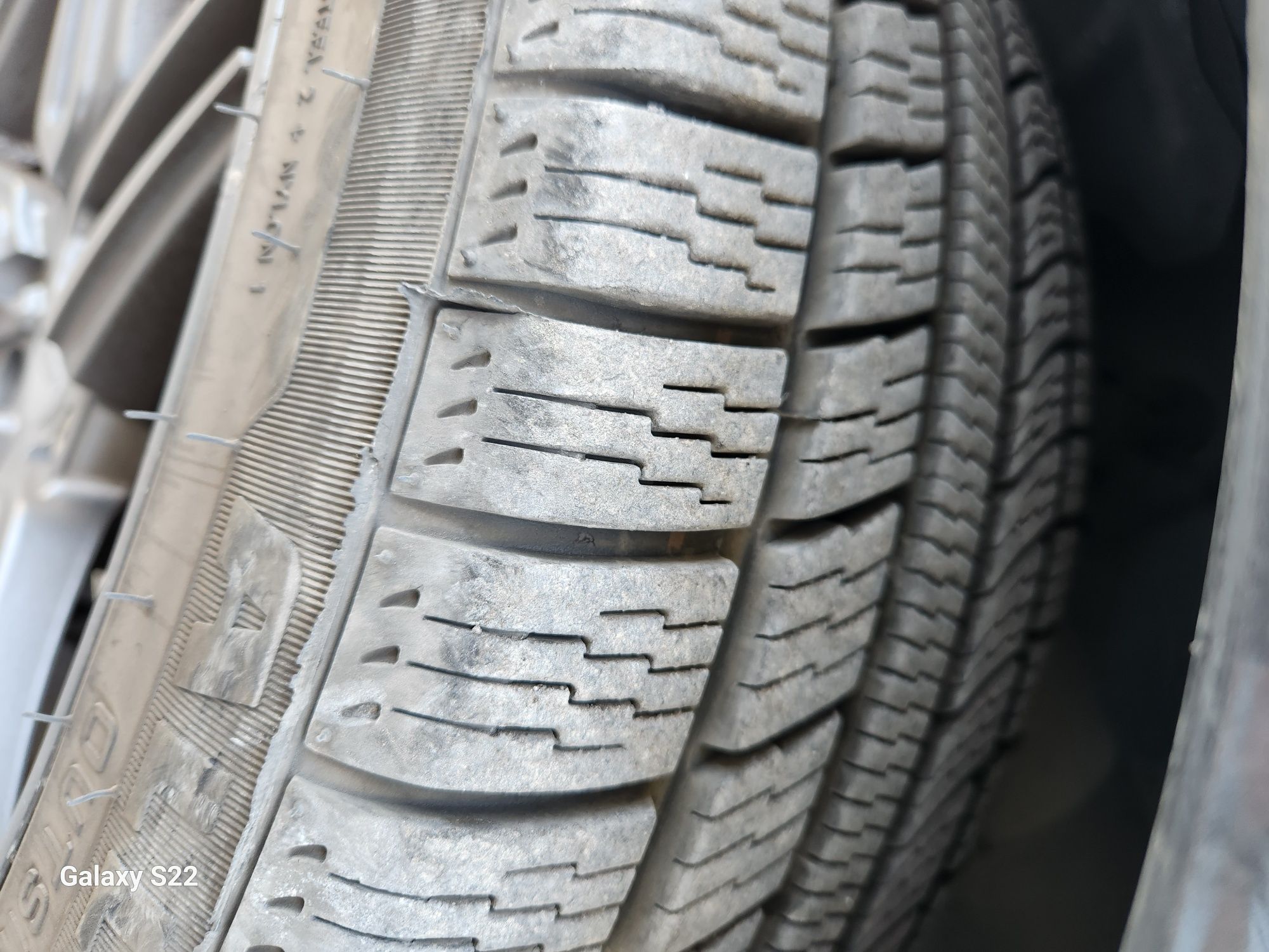 Срочно продаётся Vossen 17" дюймов  диска балон комплект