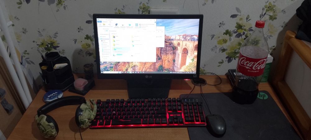 Компьютер в сборе, есть второй монитор