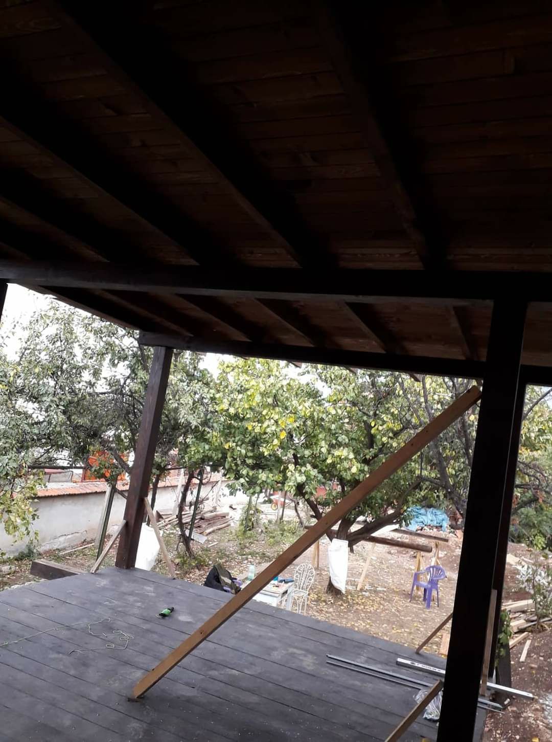 Ремонт на покриви и изграждане на навеси