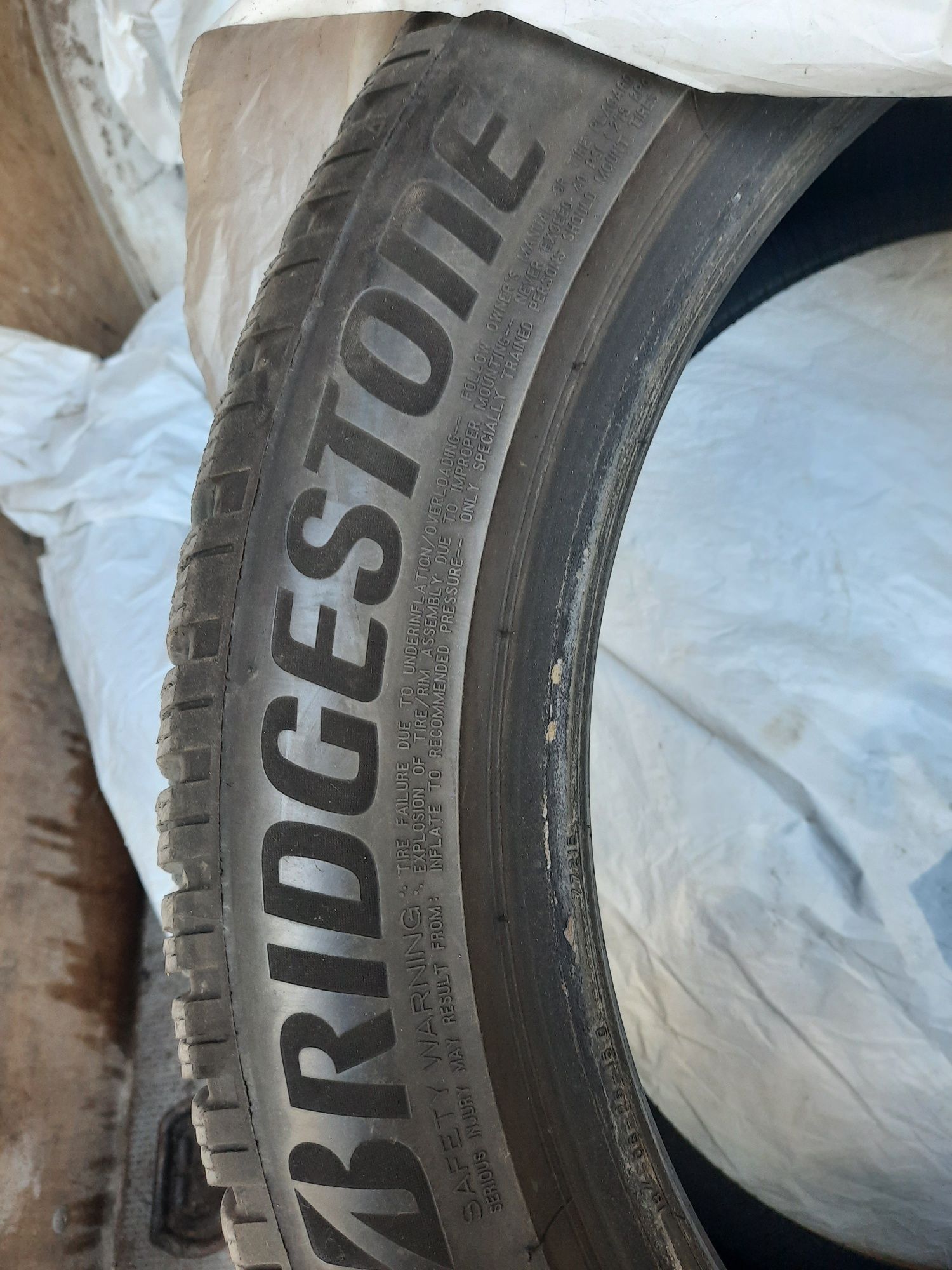 Гуми Bridgestone 225/50/18 и Yokohama 195/65/15