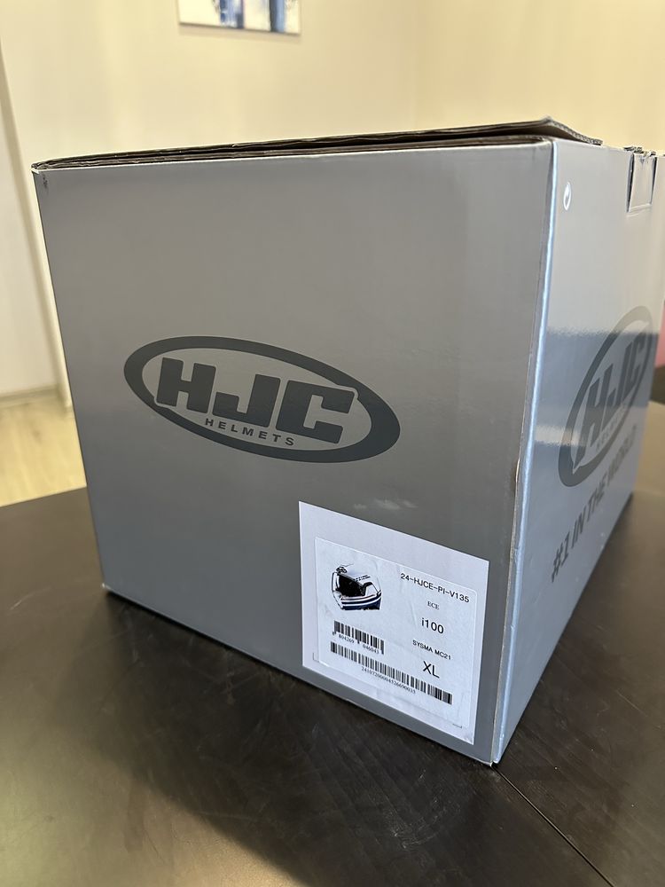 Нова каска HJC XL