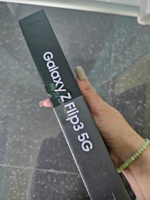 Sumsung z flip 3 За Части неработеща батерия