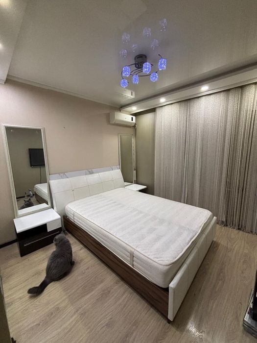 Кровать с матрасом