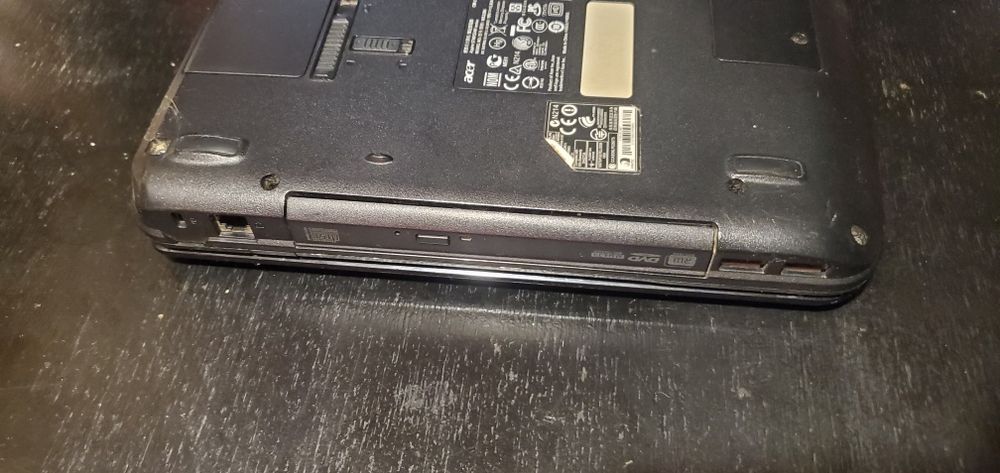 Laptop Acer I3, ecran 15.6, procesor - 2,13 GHz, 250 GB 8GB Rami
