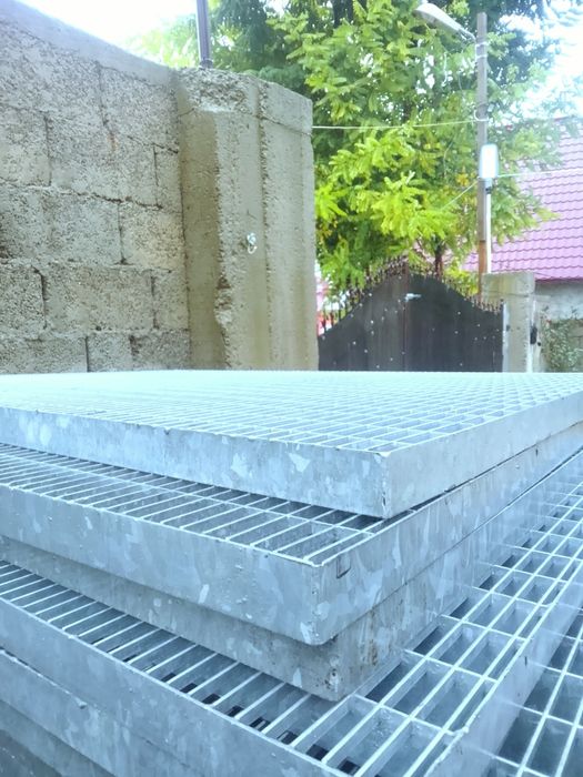 Vând grătare zincate și pentru spălătorie auto și trepte