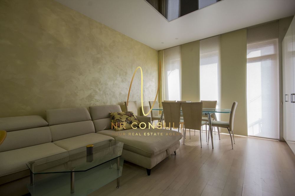 Дава се под наем Тристаен апартамент в София, Център - 90 кв.м за 1100 € - Снимка #2