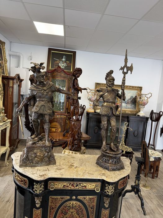 Doua statuete vechi din bronz masiv