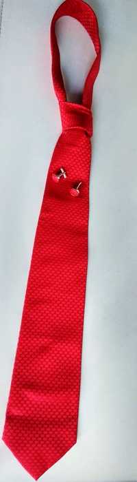 Комплект от вратовръзка  и ръкавели в червен цвят.