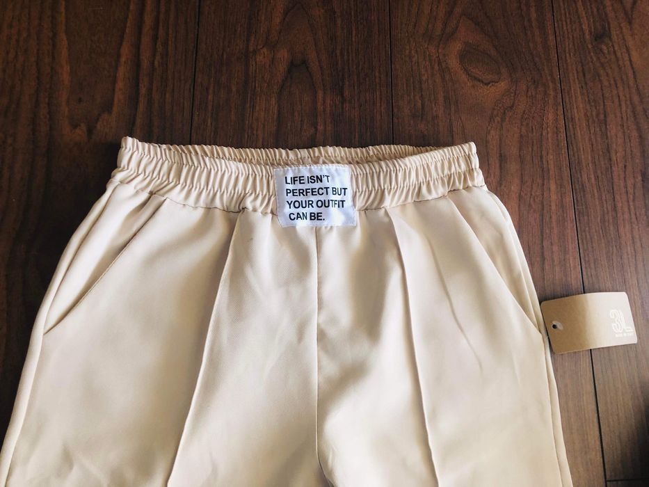 Pantaloni Sport, model actual