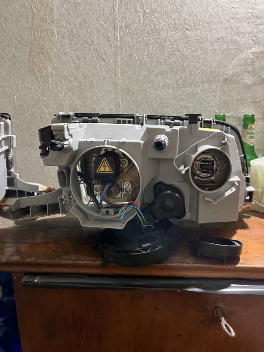 Оригинални фарове Ксенон в202 w202