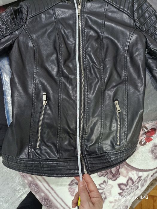 Дамско кожено яке