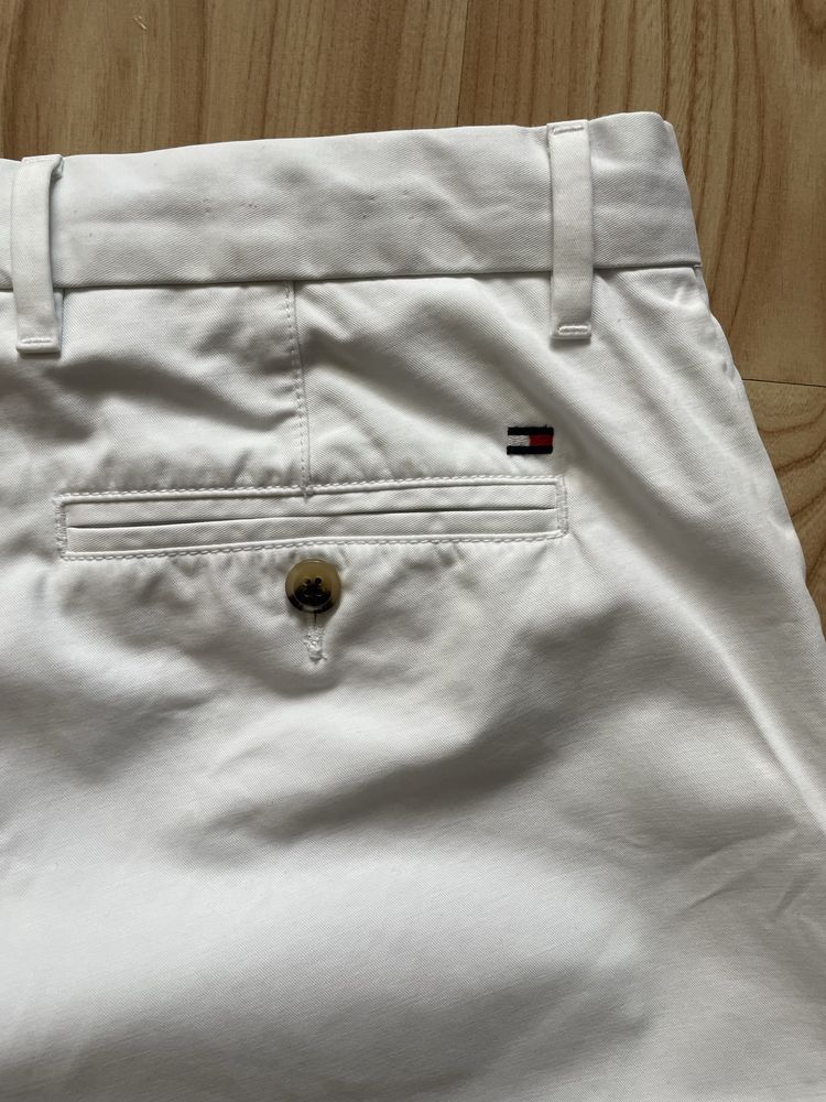 TOMMY HILFIGER / мъжки къс панталон W33