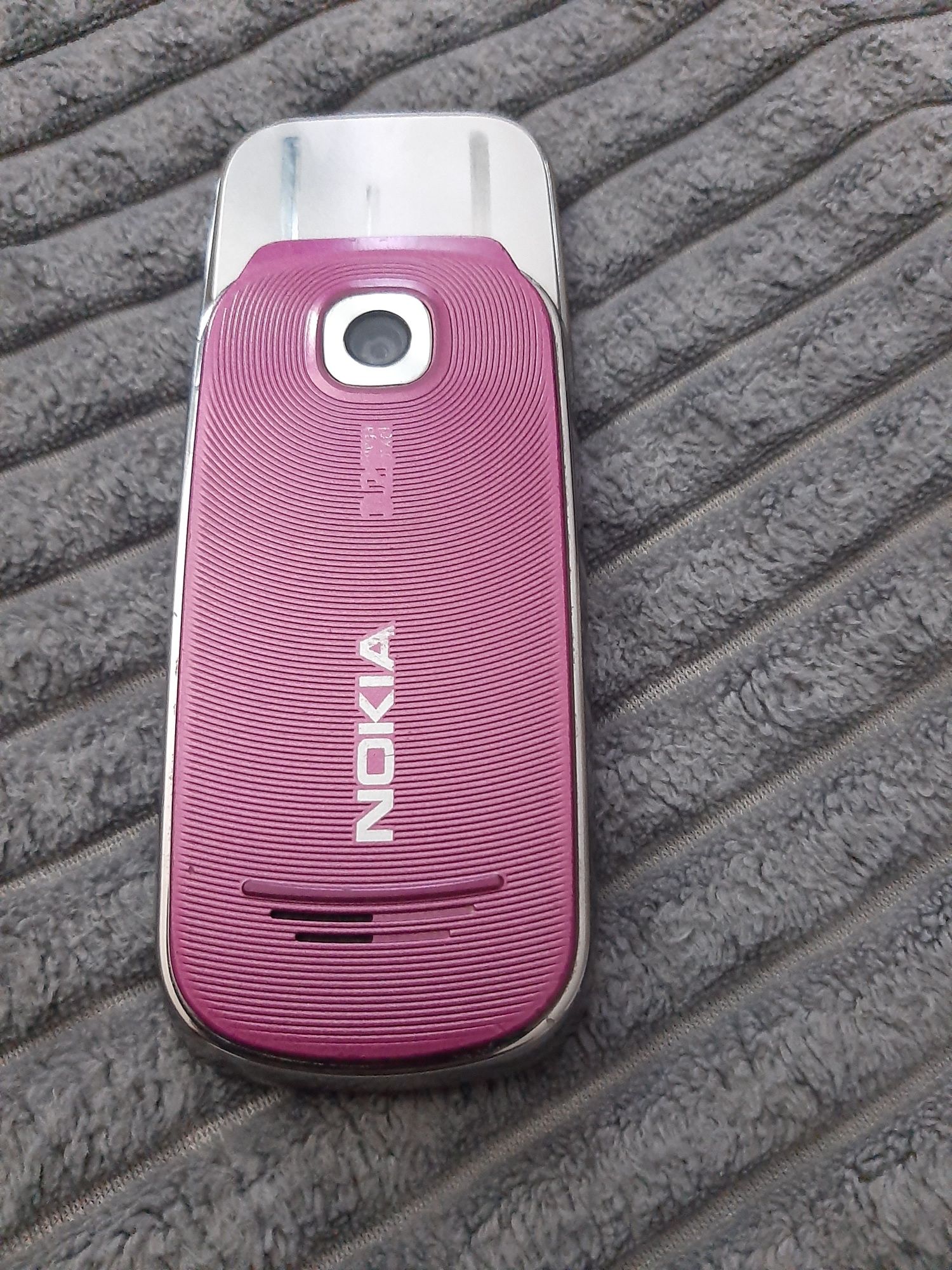 Vand Nokia 7230 functioneaza perfect