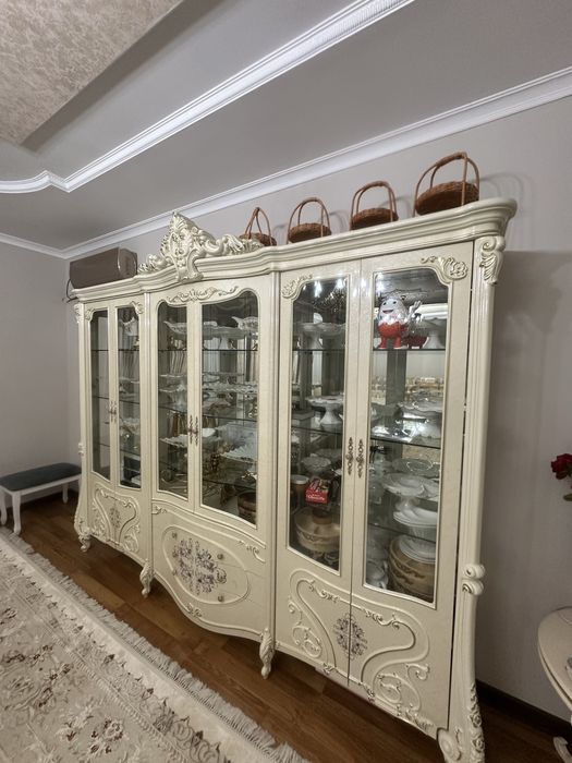 Сервант, шкаф-стенка