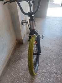 Bicicleta BMX WIPE