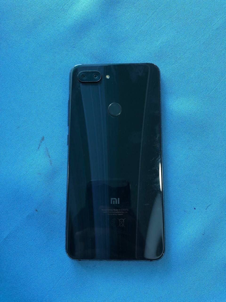 Mi 8 lite 4/64 xolati yaxshi