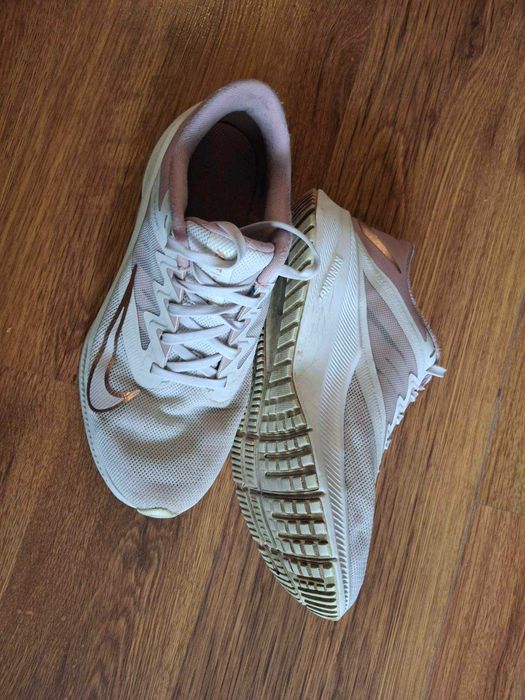 Маратоник Nike номер 37.5