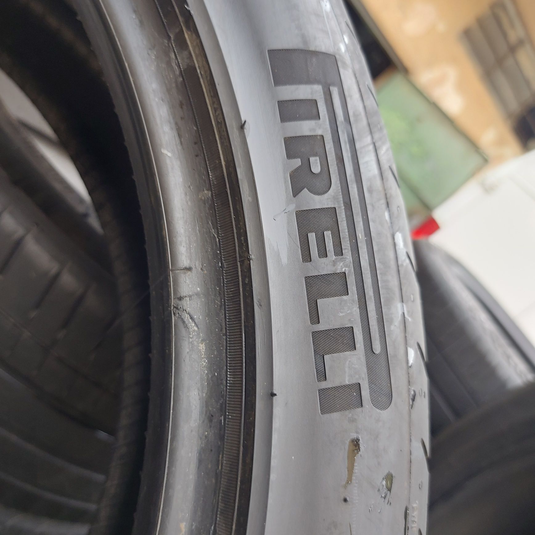 265/40/22"pirelli 4бр.гуми.