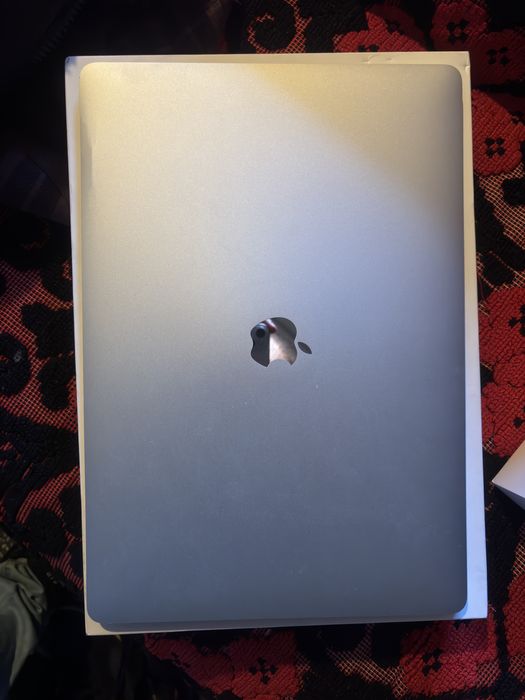 macbook 15 pro  16gb