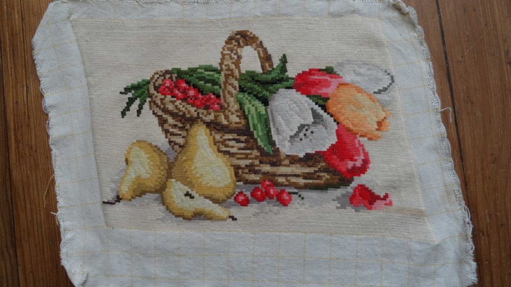 гоблен кошница с лалета и круши