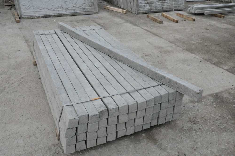 Stalpi din beton pentru gard