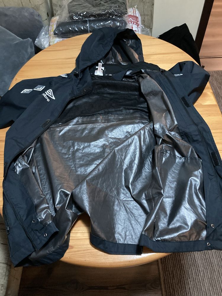 Мъжка оригинална ветровка Umbro