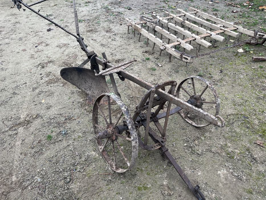 Plug, grapa, prasitoare vechi