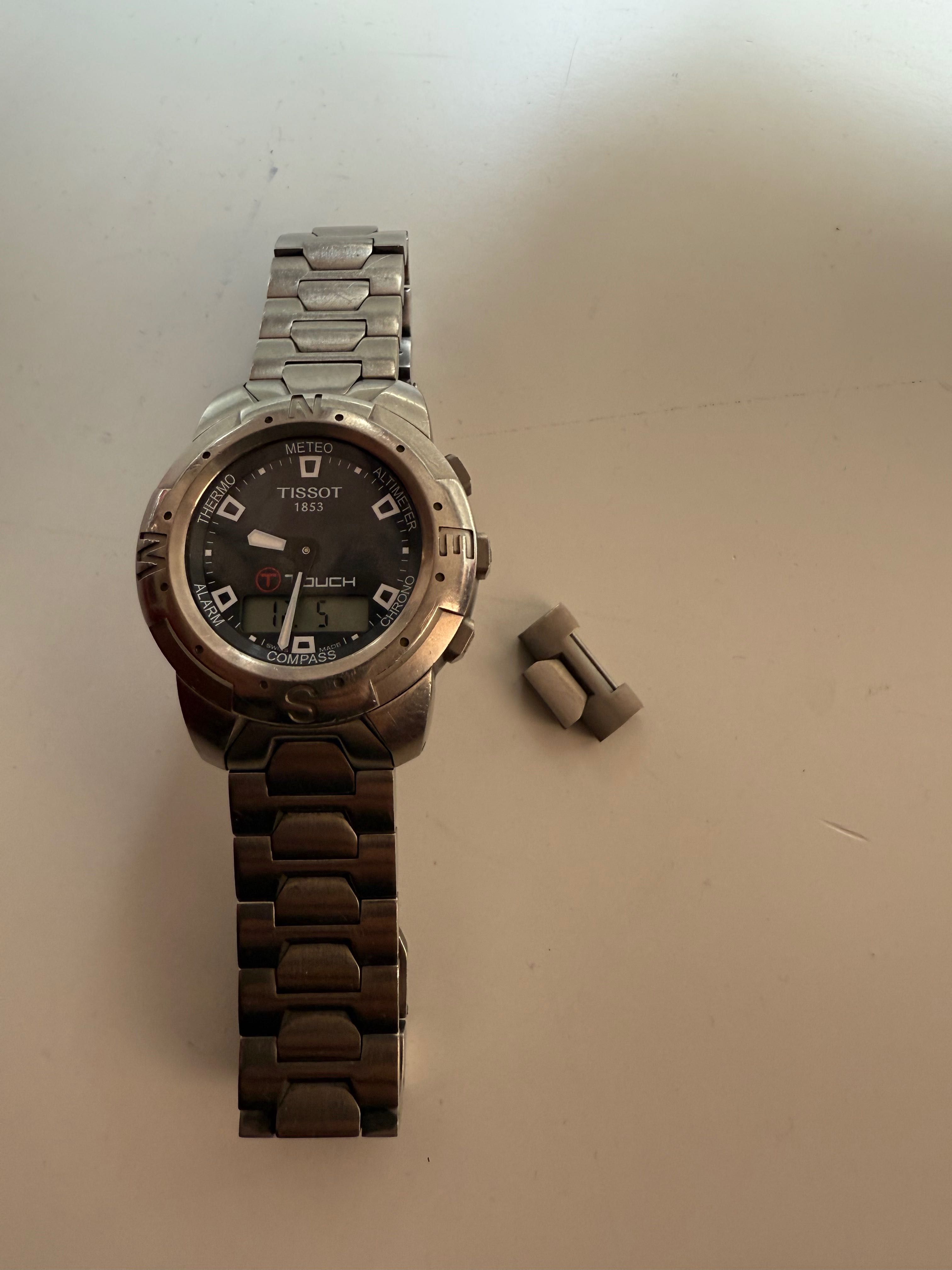 Продавам часовник Tissot T Touch