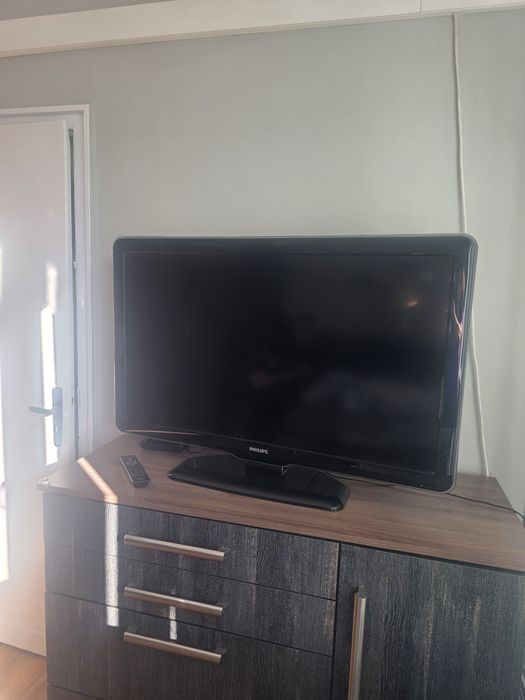 Телевизор Philips 42 инча