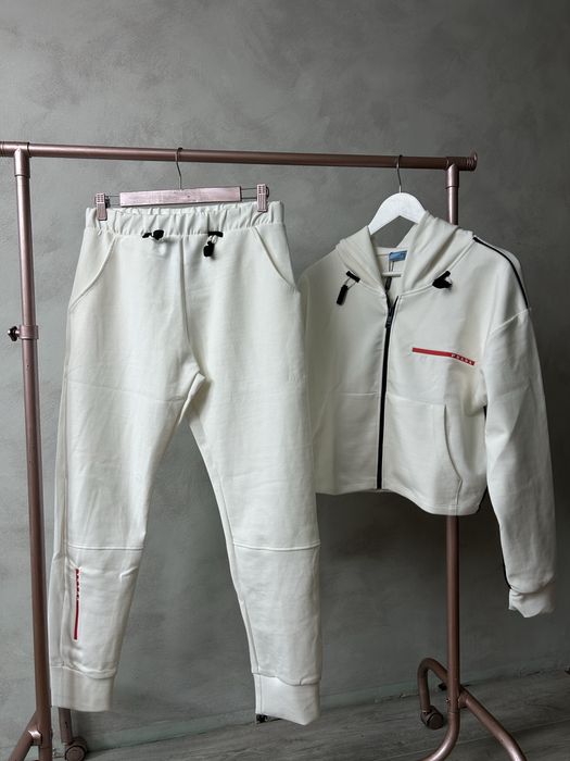 Дамски сет от две части