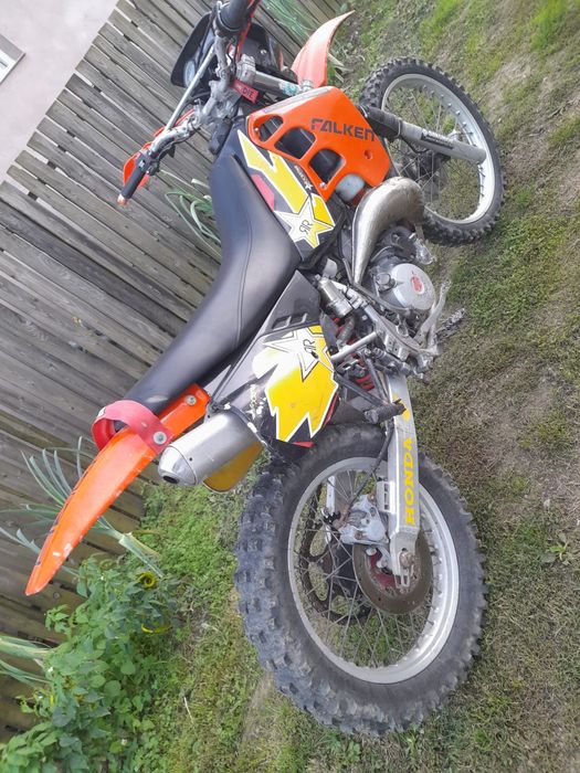 Vând Honda 180cc