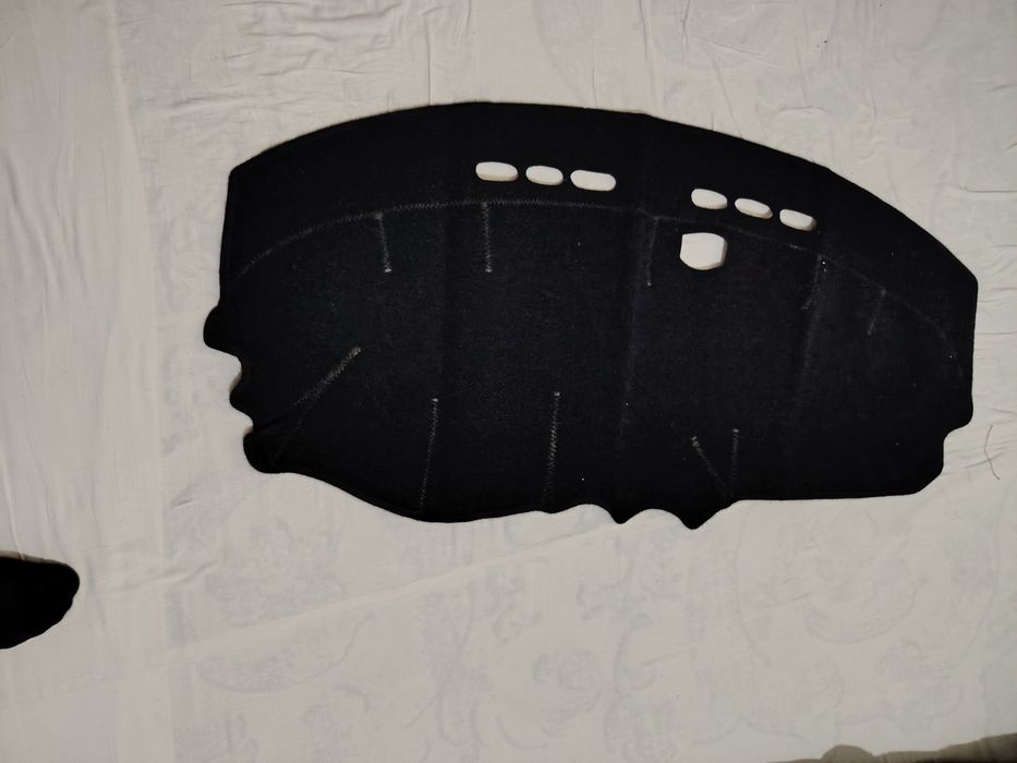 Парк сидения чехол ва тарпедкасига чехол сотилади б/у.