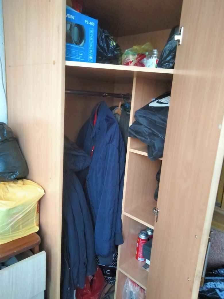Шкаф для вещей угловой