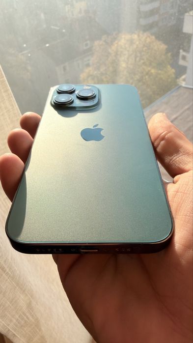 Iphone 13 pro green
