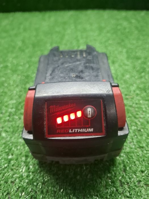 Перфоратор на Berner BACRHD с 4 ампера батерия (съвместим с Milwaukee)