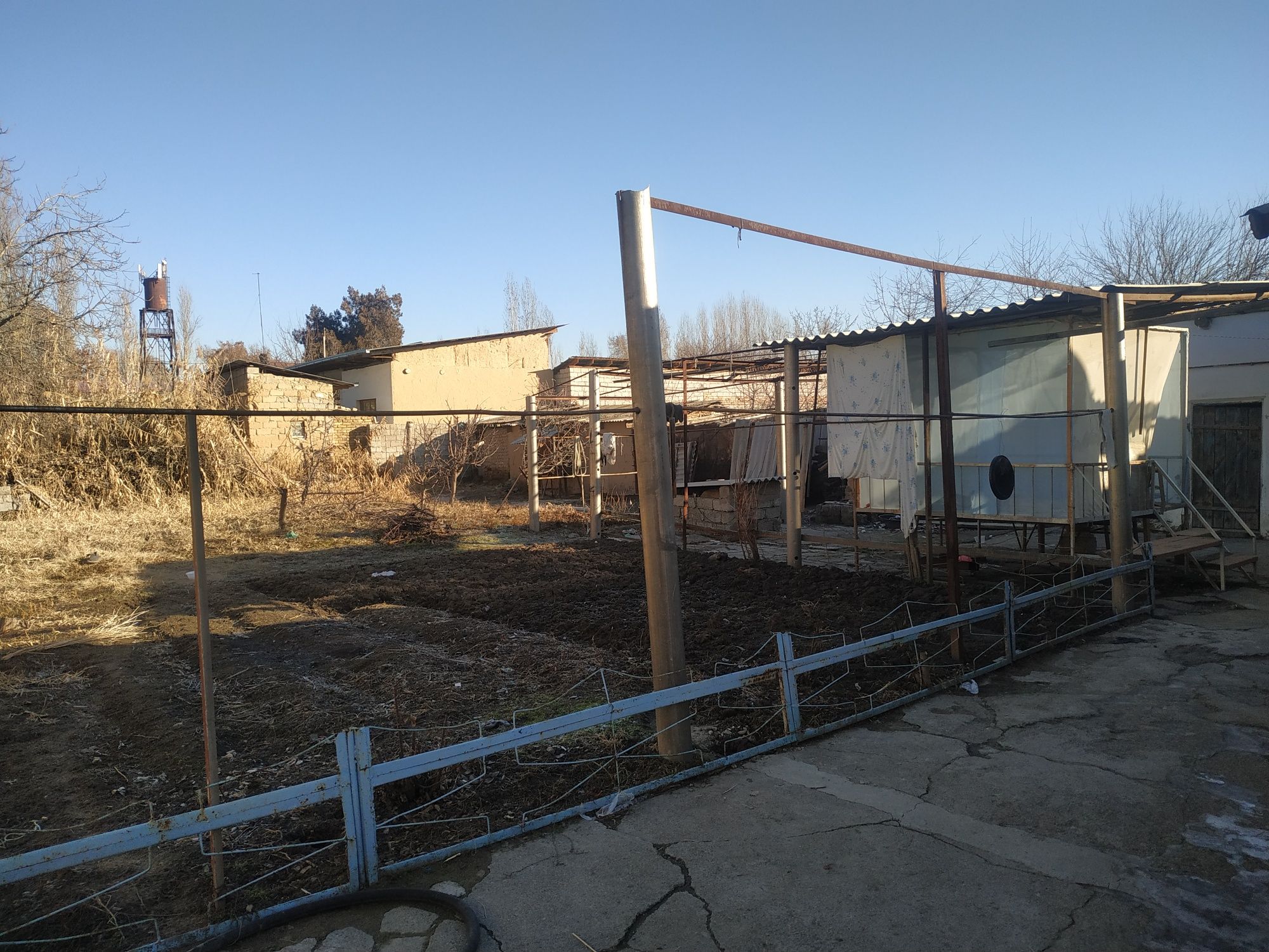 Продается участок 7соток не далеко от базара фуд сити